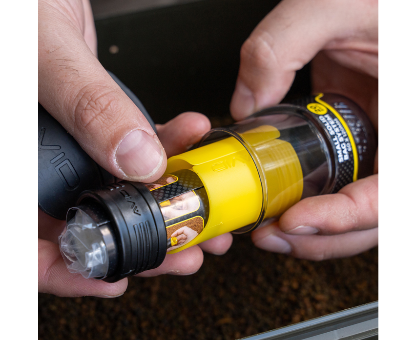 Sistem de fabricare a pungilor pva Avid Carp