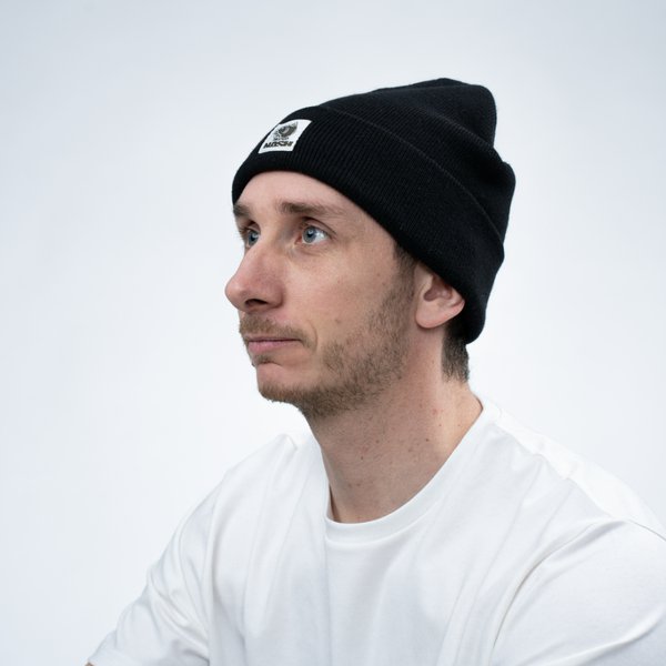 Gorro Nash Make It Happen Badge Negro - Tienda Carpfishing