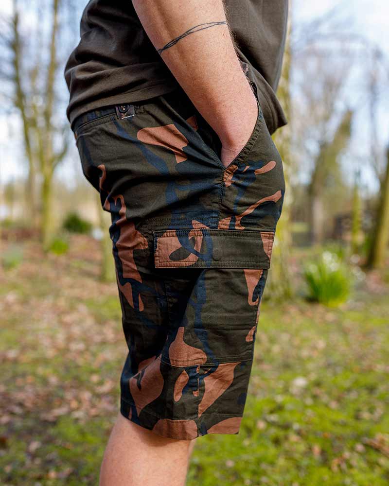 Pantalón Corto Fox LW Combat Camo - Tienda Carpfishing