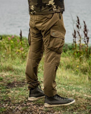 Pantalón Korda Kore Kombats Military - Tienda Carpfishing