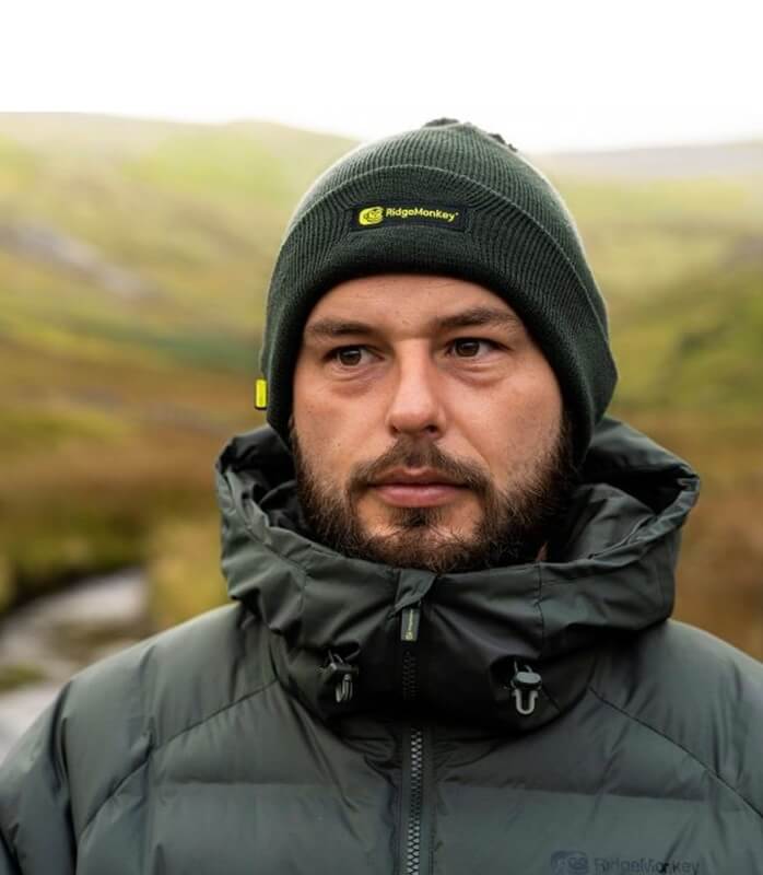 Gorro Ridge Monkey Apearel Verde con bola 4