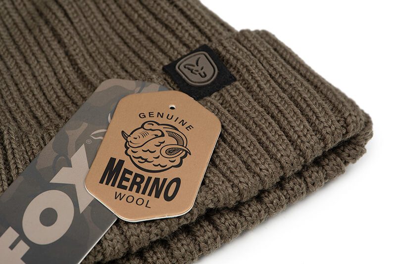 Gorro de lana merino Fox Verde con bola - Tienda Carpfishing
