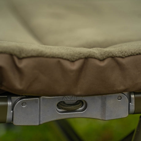 Bed Chair Avid Carp Benchmark Ultra Standard 6 patas - Tienda Carpfishing