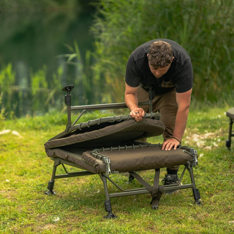 Bed Chair Avid Carp Benchmark Ultra Standard 6 patas - Tienda Carpfishing