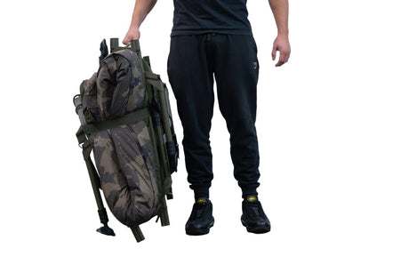 Bed Chair con saco de dormir Solar Worldwide Wide 8 patas - Tienda Carpfishing