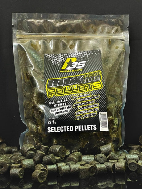 Mix Pellets Líquido Peralbaits Black Fish 14 - 20 mm - Tienda Carpfishing