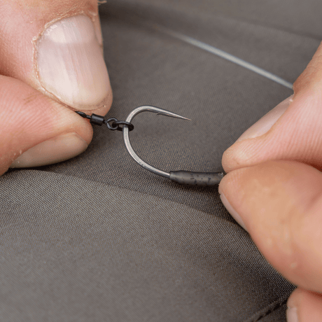 Quitavueltas con anilla Avid Carp Outline Micro Hookbait - Tienda Carpfishing