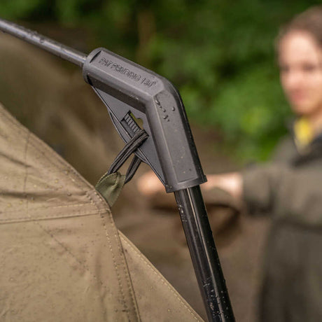 Refugio Avid Carp Revolve Screen House Compacto - Tienda Carpfishing