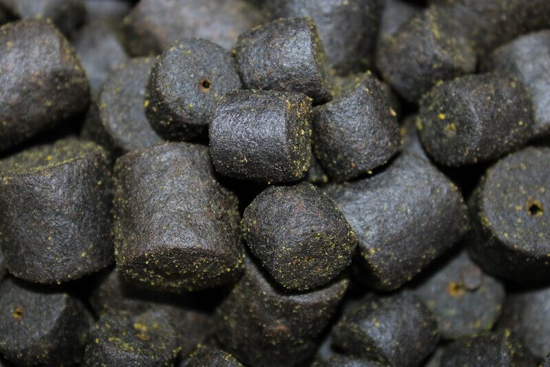 Pellets Pro Elite Baits Piña Scopex 14 - 20 mm - Tienda Carpfishing