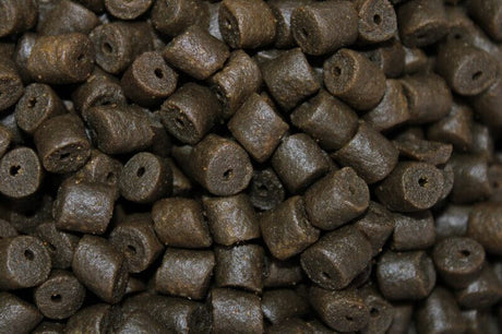 Pellets Taladrados Pro Elite Baits Black Halibut 15 mm - Tienda Carpfishing
